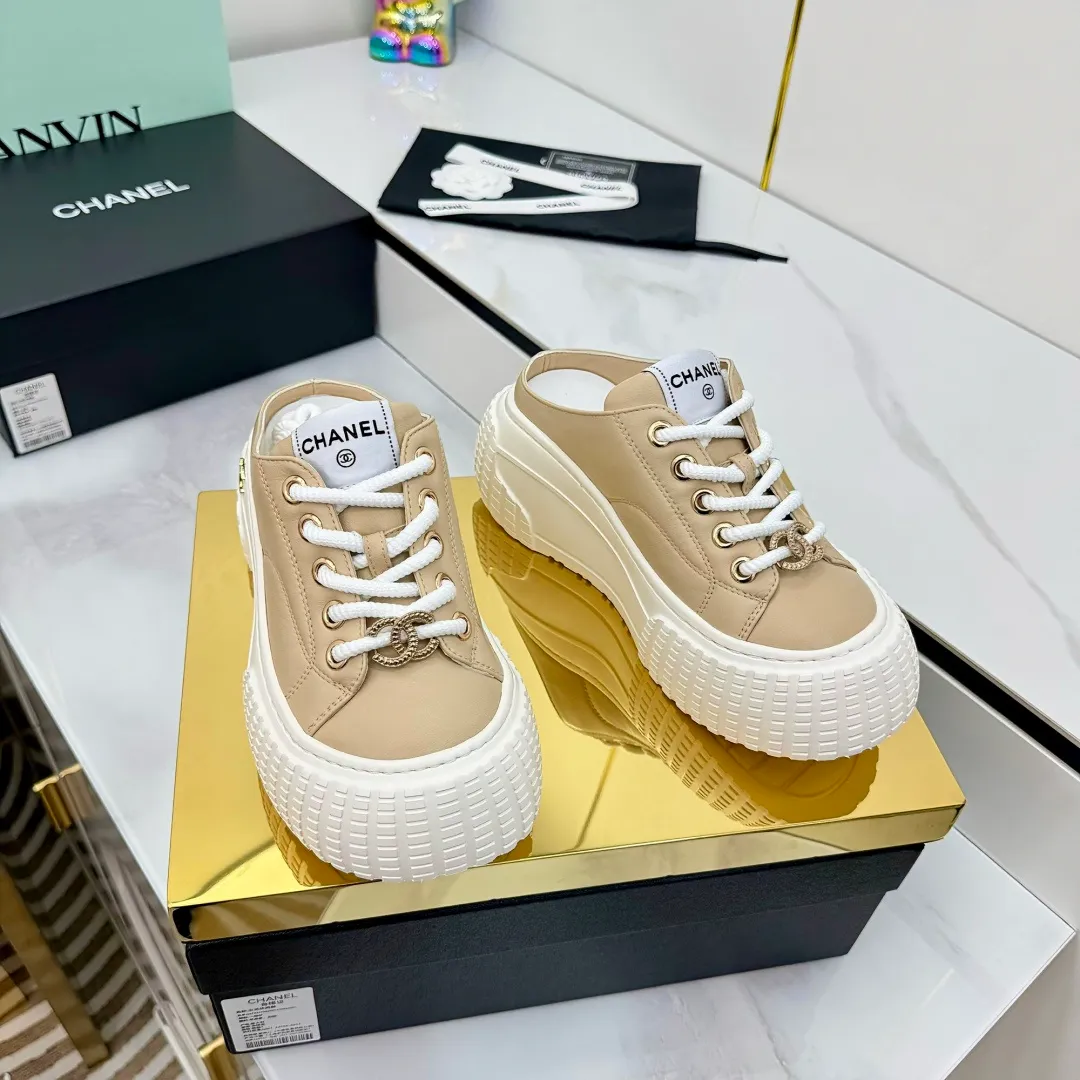 👟👟Ex-factory price 620👟👟 Chanel bread shoes ~ original calfskin panda shoes Chanel 25C latest hot style panda black and white sports shoes casual sneakers Xiaoxiang hot item classic black and white panda color coco girls must pay Fabric: original custom mixed sheepskin lining: original imported breathable mesh lining outsole: Original molded rubber + TPU combination Size: Women's 35-41 👉 👉 👉